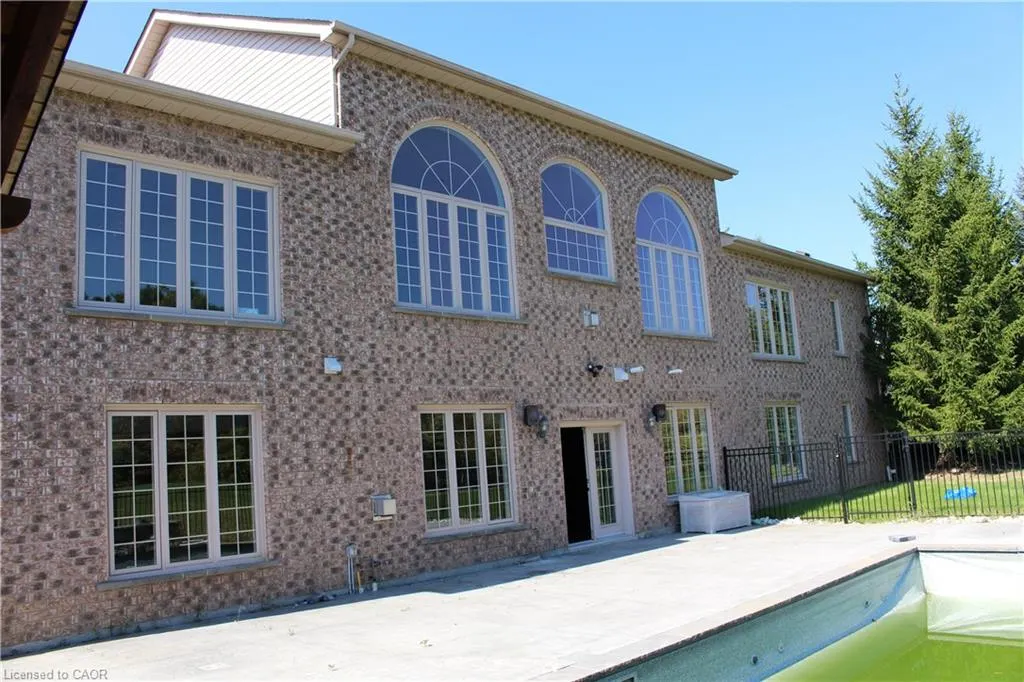 11490 Inglis Drive