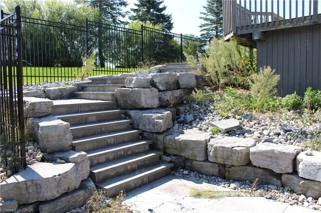 11490 Inglis Drive