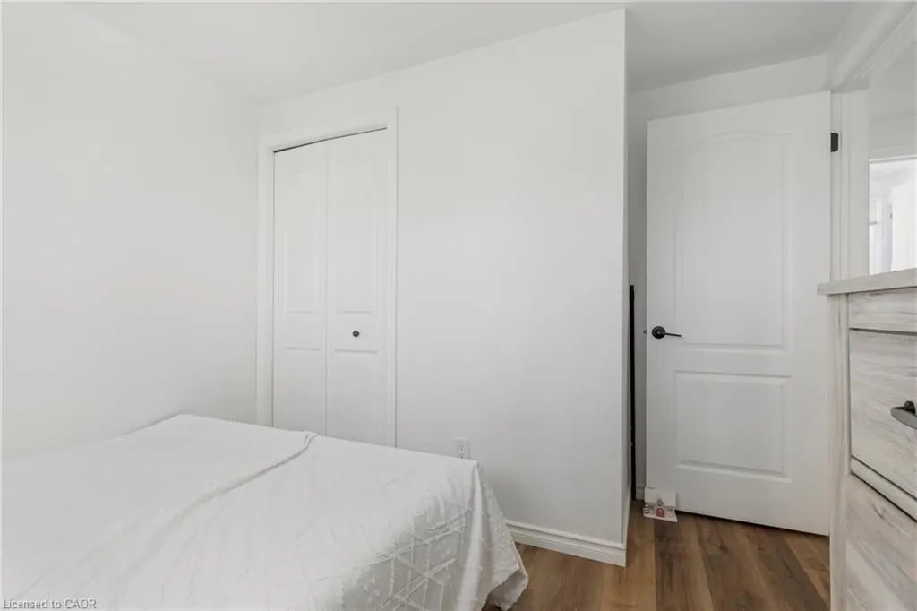 879 Upper Sherman Avenue