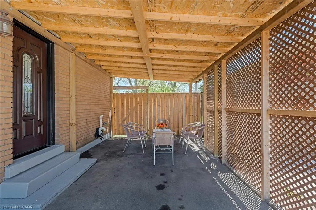 879 Upper Sherman Avenue