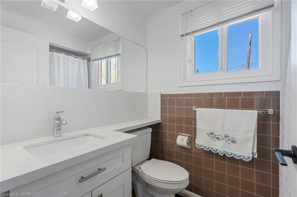 879 Upper Sherman Avenue