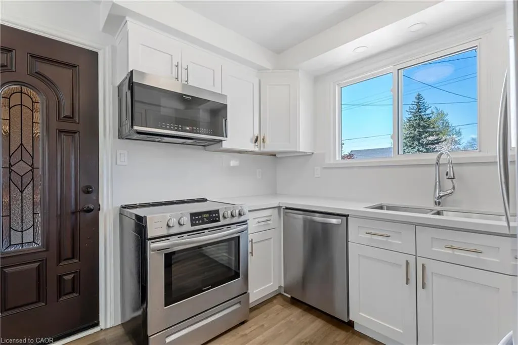 879 Upper Sherman Avenue