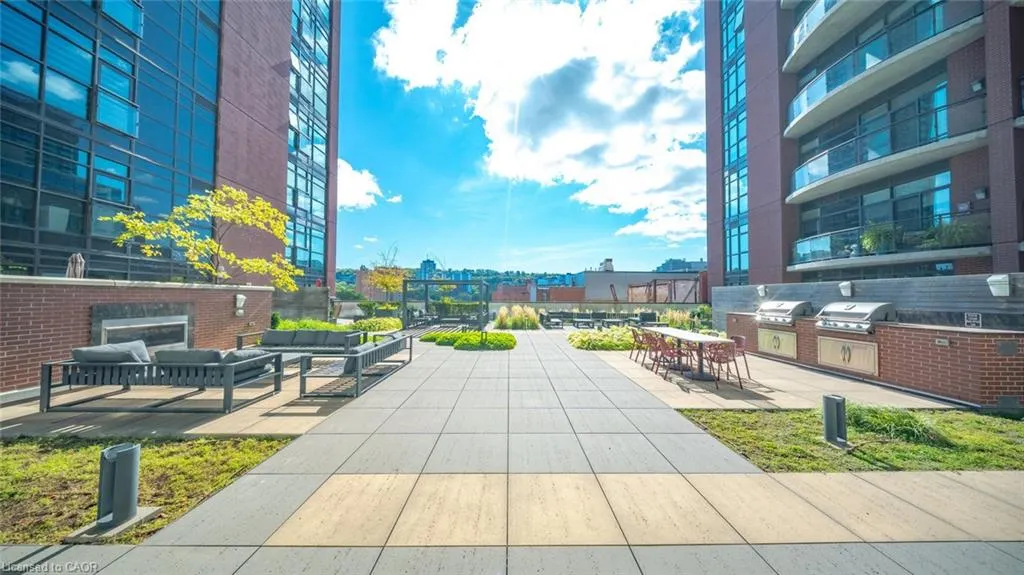 118 King Street E, #520