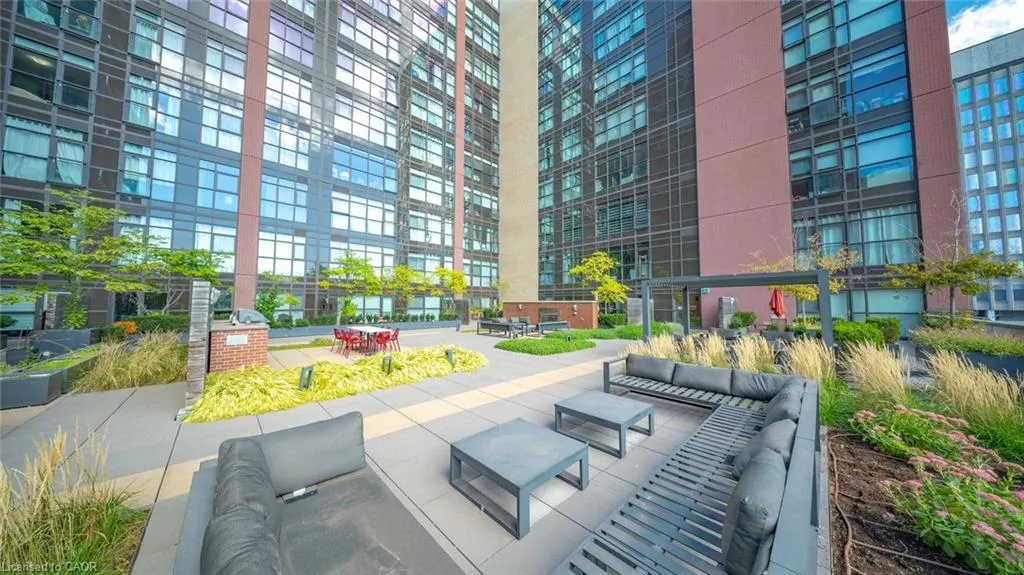 118 King Street E, #520