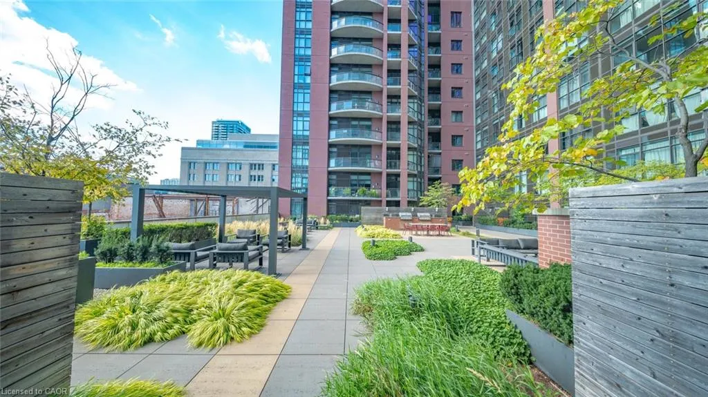 118 King Street E, #520