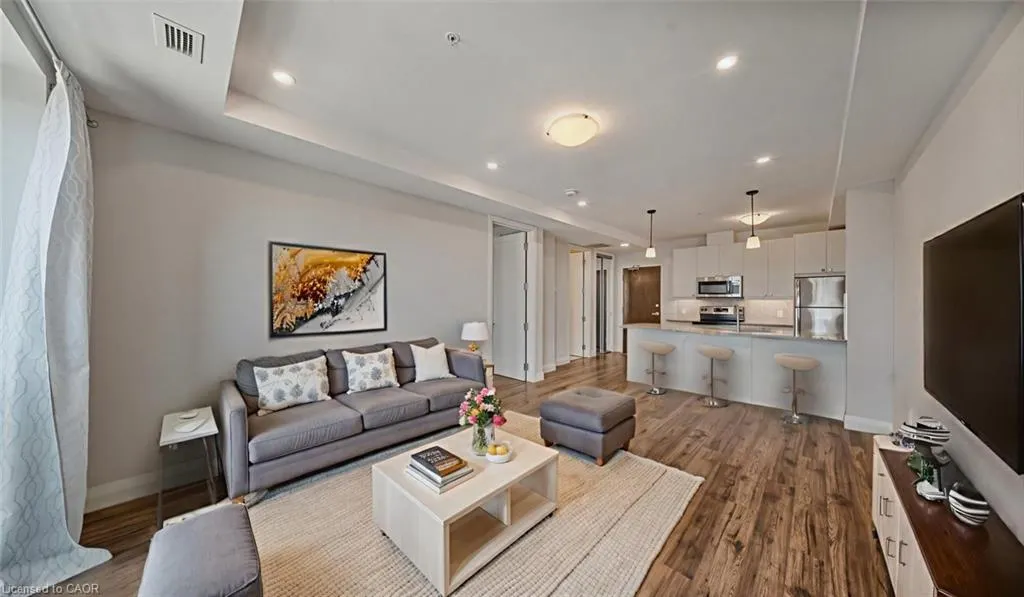 118 King Street E, #520