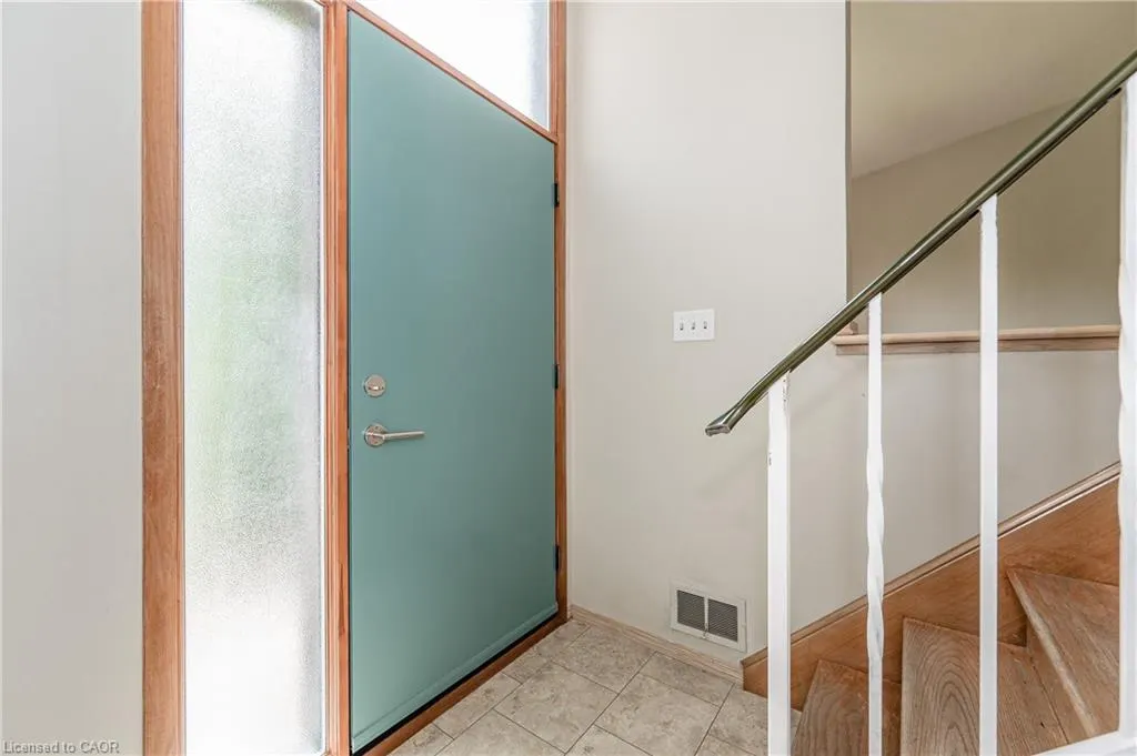 58 Cyprus Drive, #UPPER