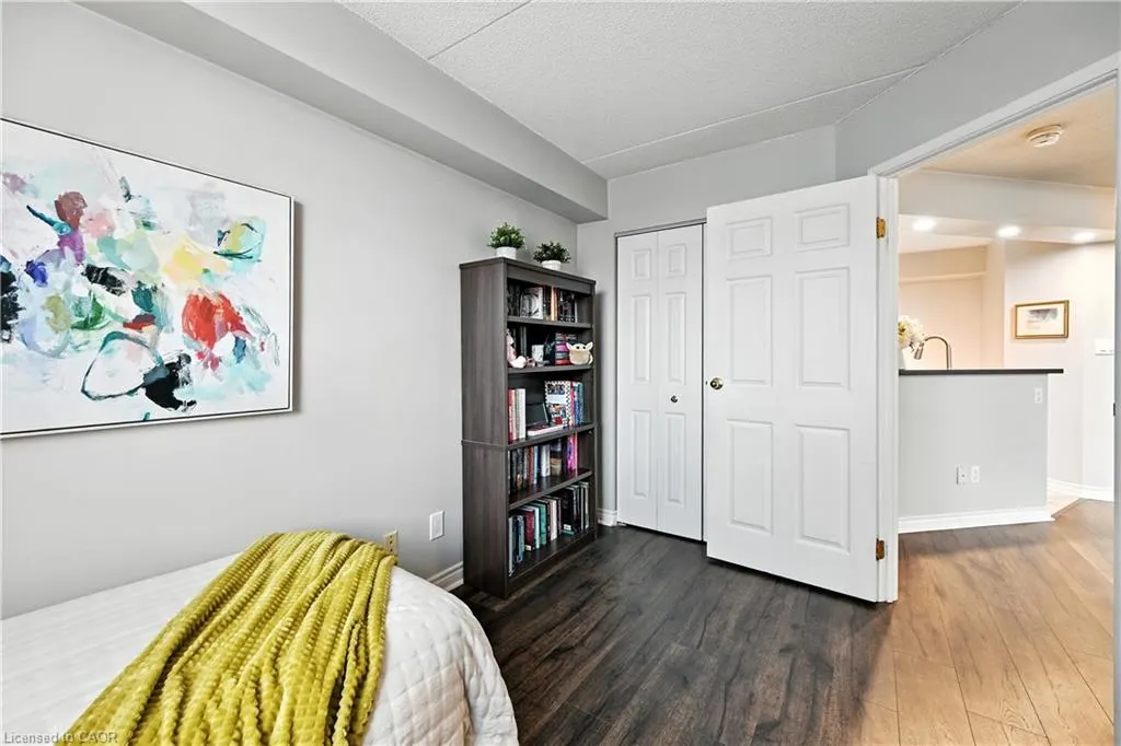 3499 Upper Middle Road, #404