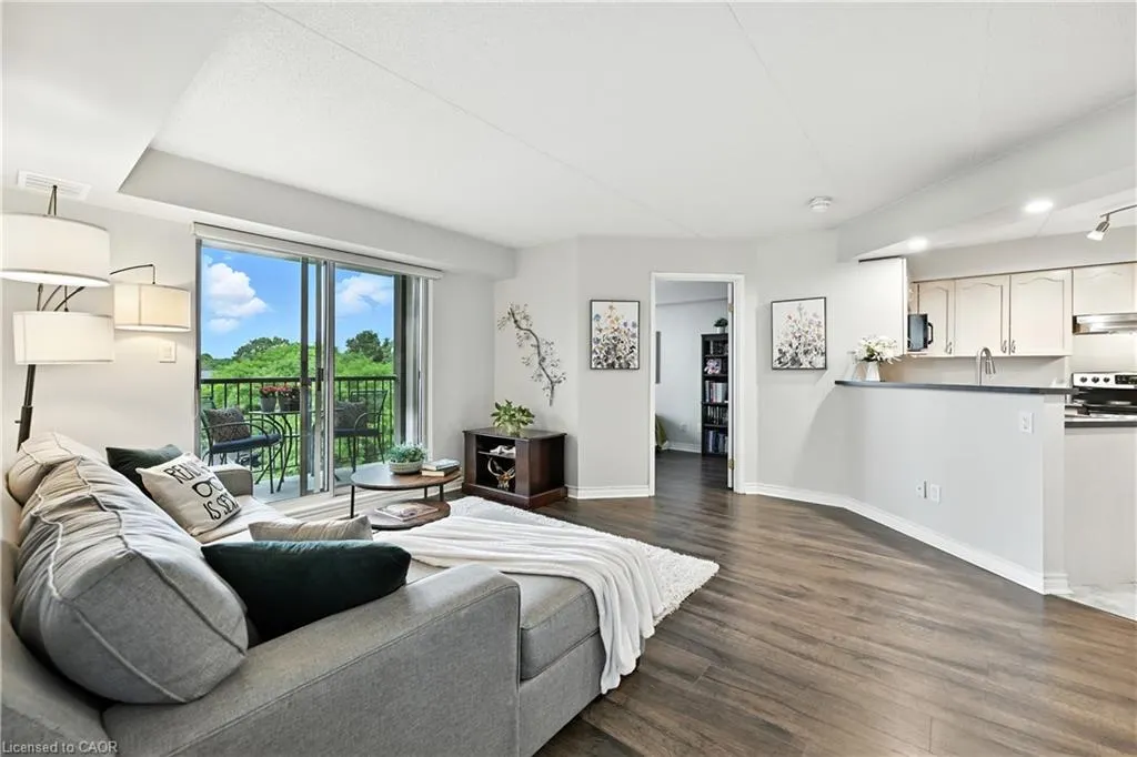 3499 Upper Middle Road, #404