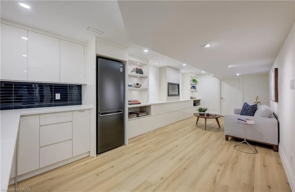 38 Academy Crescent