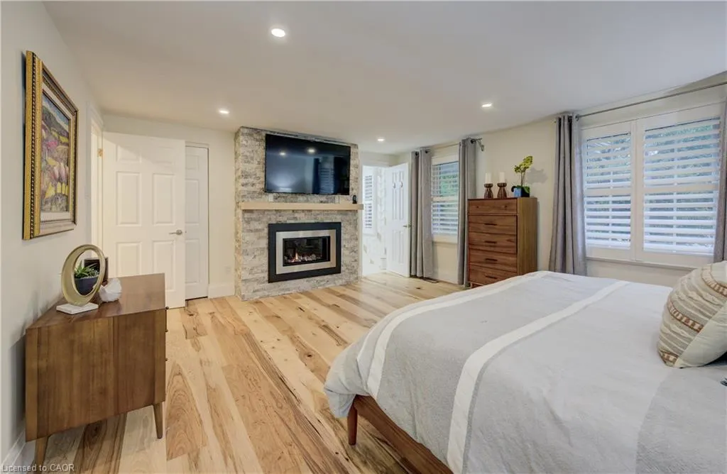 38 Academy Crescent