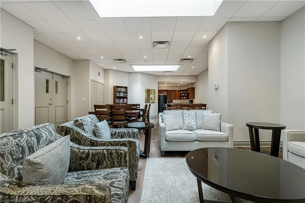 1477 Lakeshore Road, #702