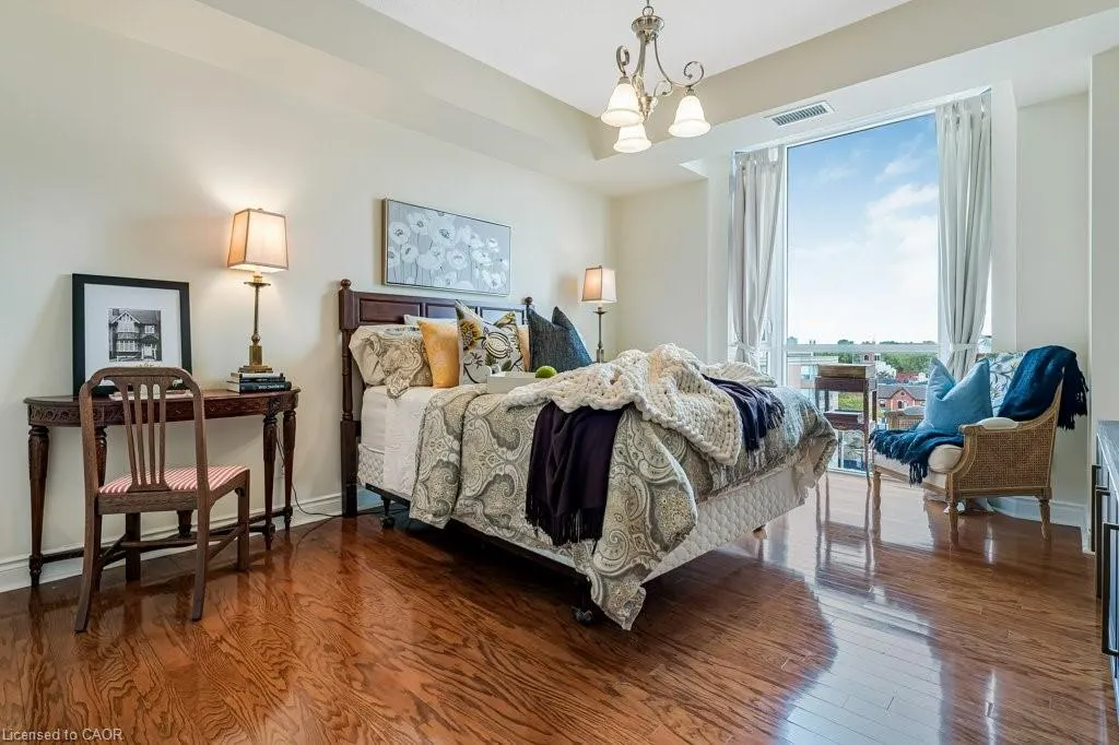 1477 Lakeshore Road, #702