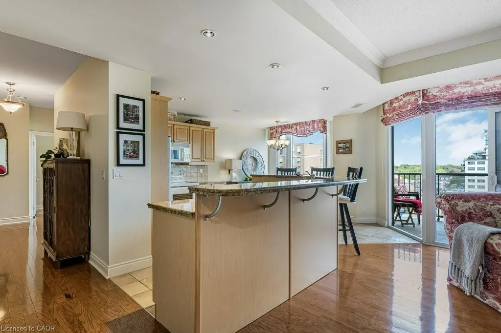 1477 Lakeshore Road, #702