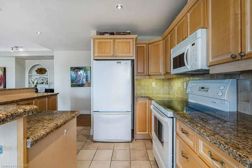 1477 Lakeshore Road, #702
