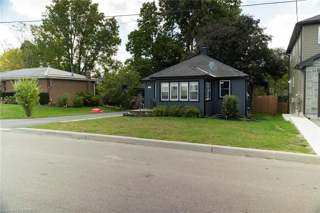 92 Sovereign Street W