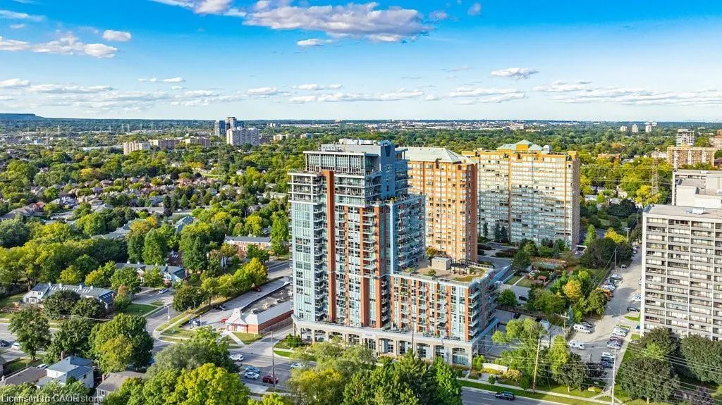 551 Maple Avenue, #607