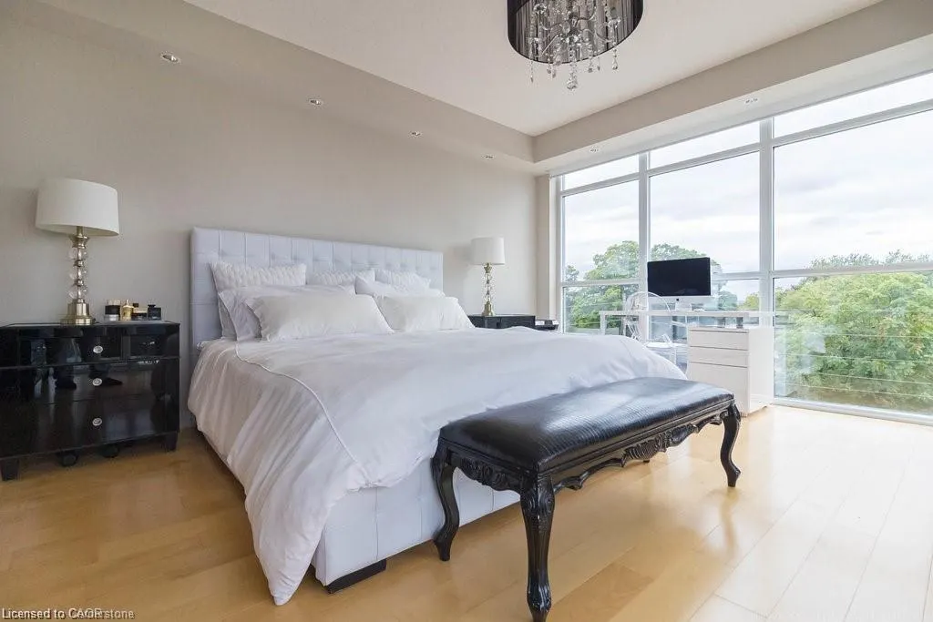551 Maple Avenue, #607