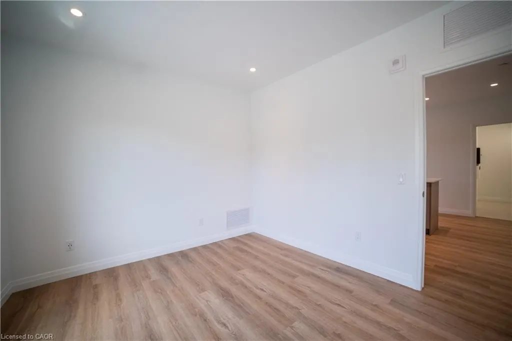525 New Dundee Road, #302