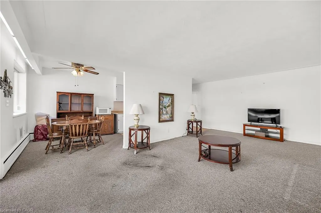 510 Queenston Road, #404