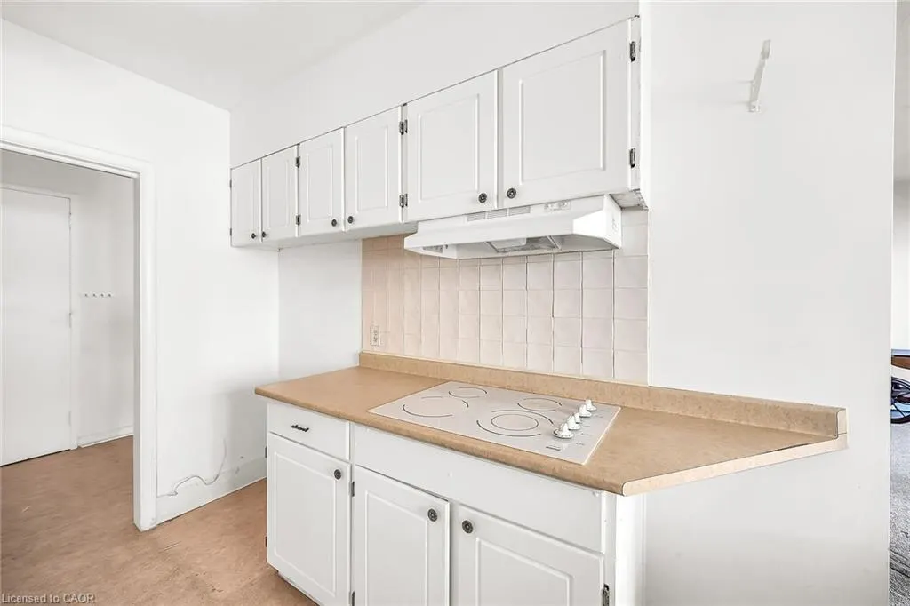 510 Queenston Road, #404