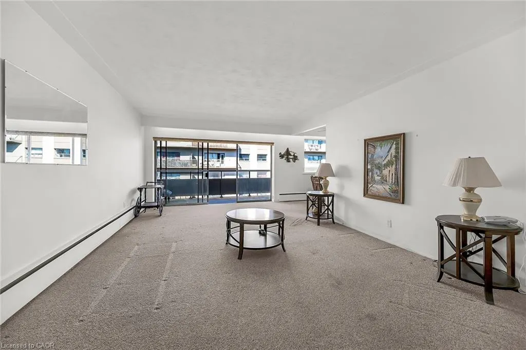 510 Queenston Road, #404
