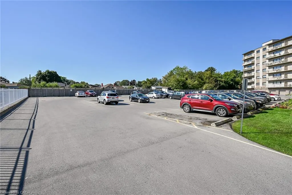 510 Queenston Road, #404