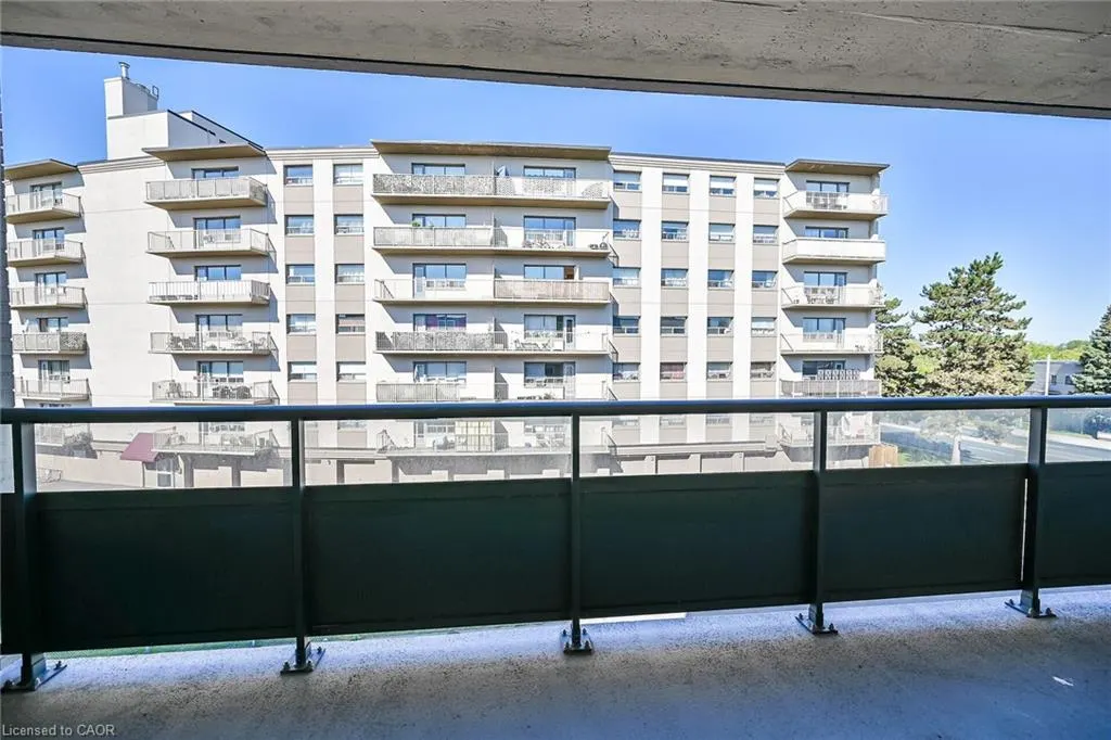 510 Queenston Road, #404