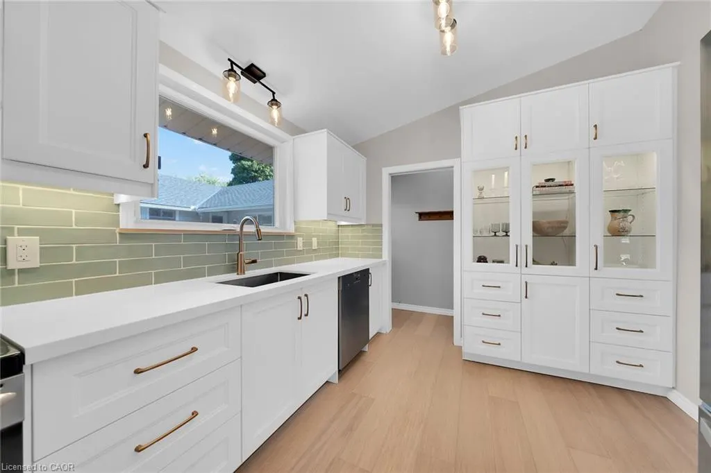 28 Pleasant Avenue