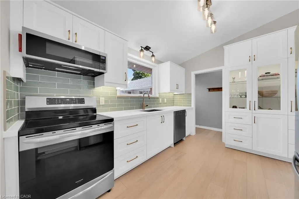28 Pleasant Avenue