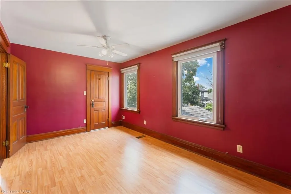 8 Russell Avenue