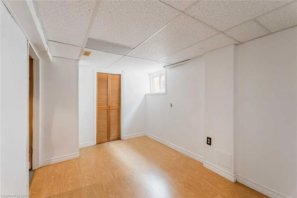 8 Russell Avenue