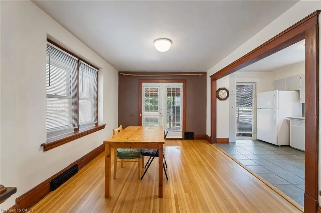8 Russell Avenue