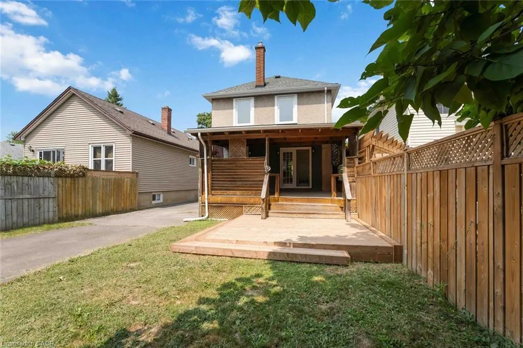 8 Russell Avenue