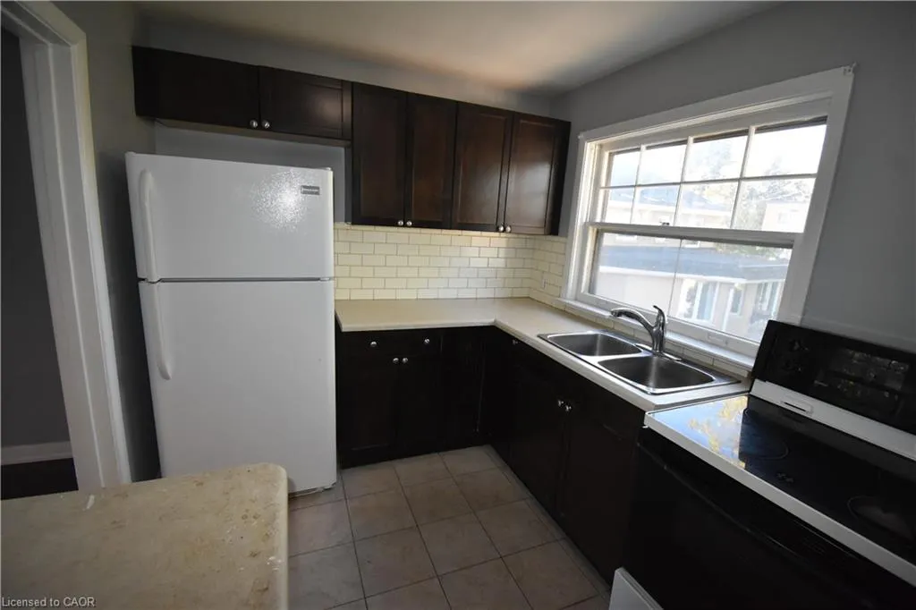 468 Bridgman Avenue, #3