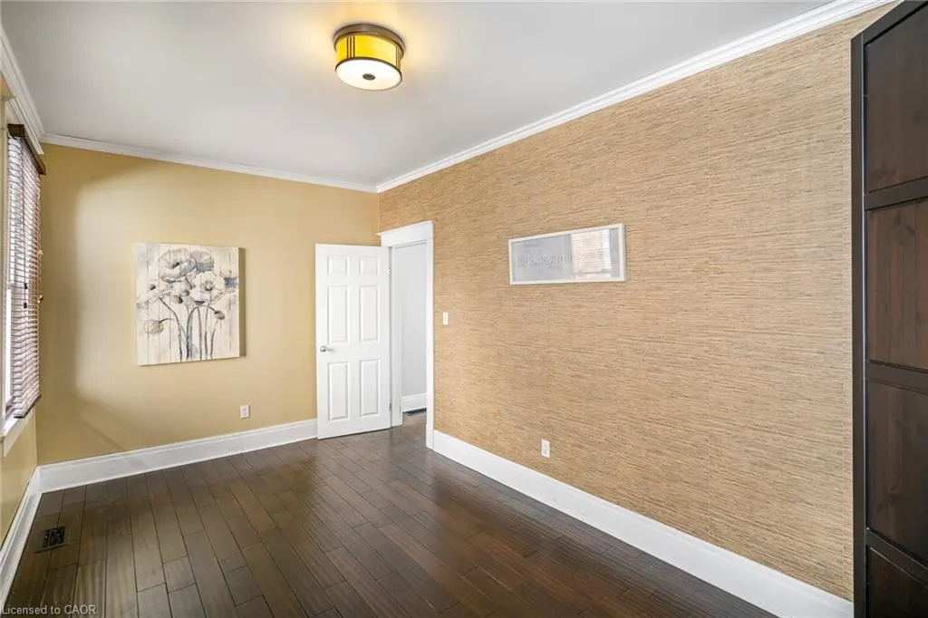 4 Ravine Road