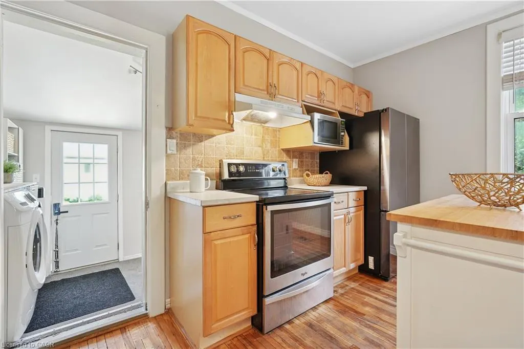 2055 Embleton Road