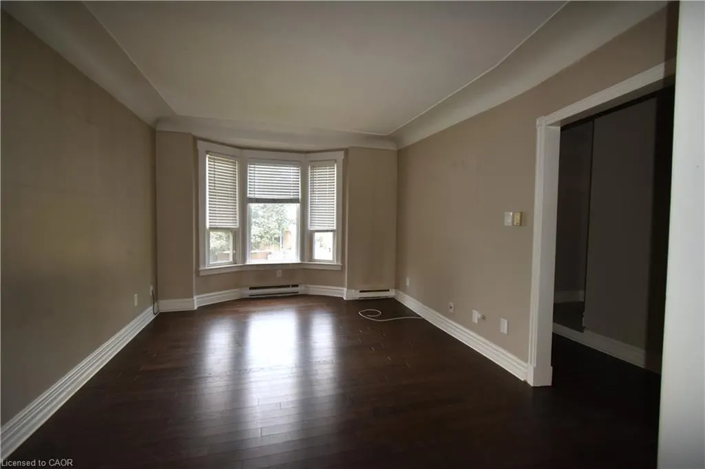 29 Melrose Avenue S, #1