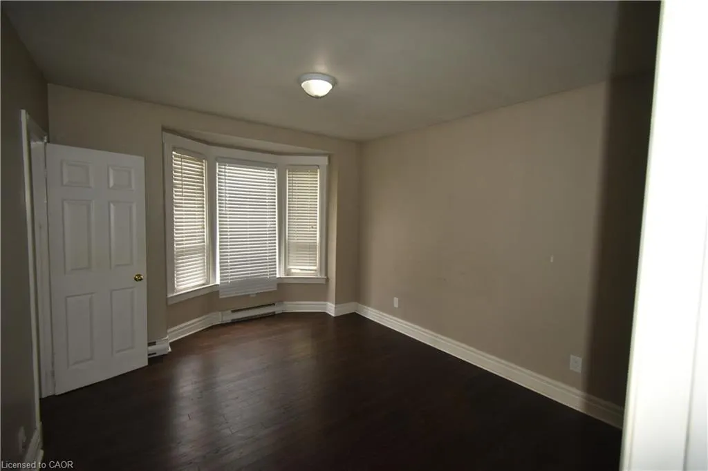 29 Melrose Avenue S, #1