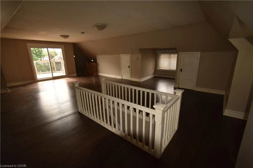 29 Melrose Avenue S, #1