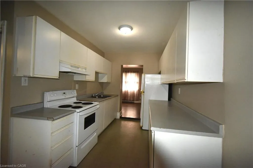 29 Melrose Avenue S, #1