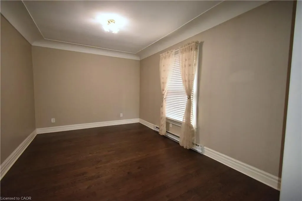 29 Melrose Avenue S, #1
