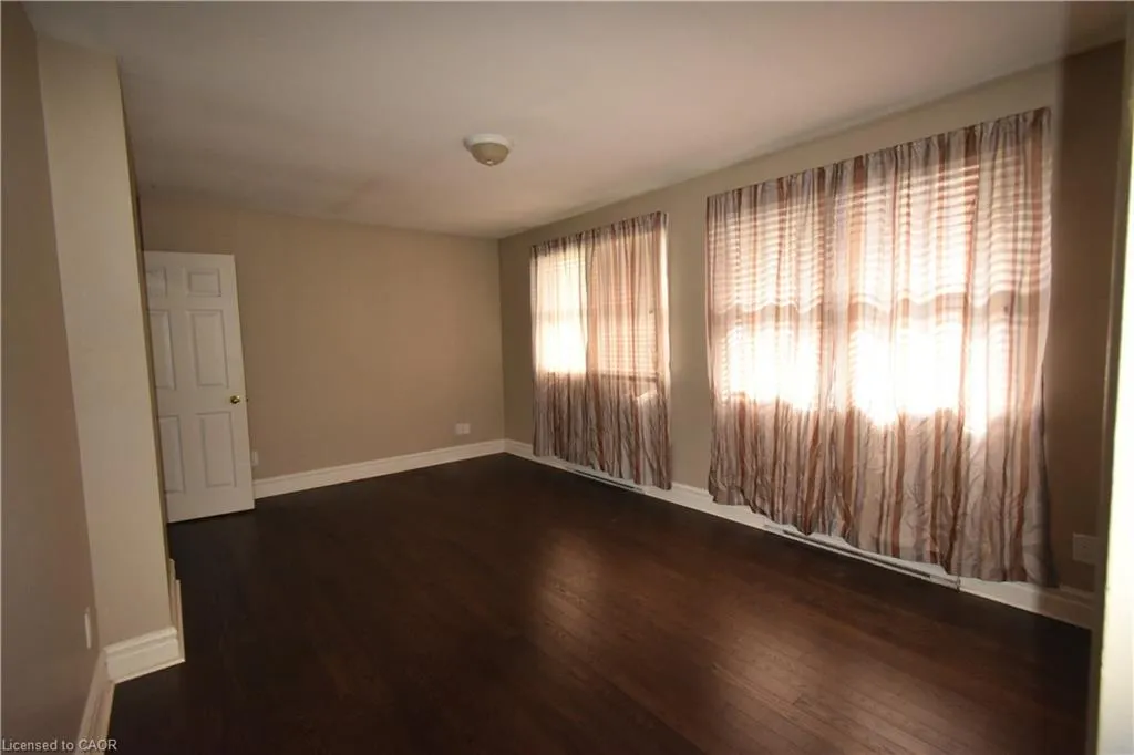 29 Melrose Avenue S, #1