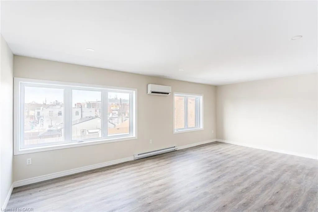 816 Concession Street, #3