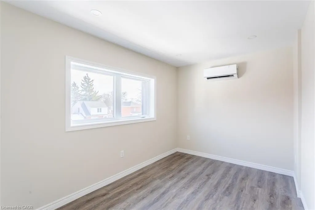 816 Concession Street, #3