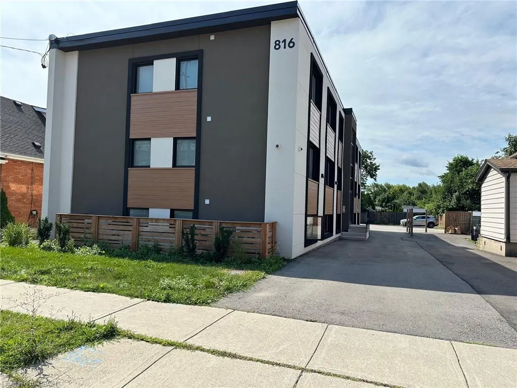 816 Concession Street, #3