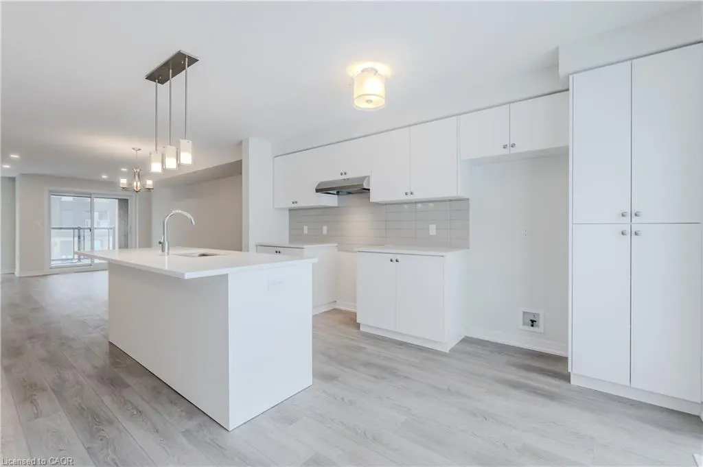 15 Urbane Boulevard