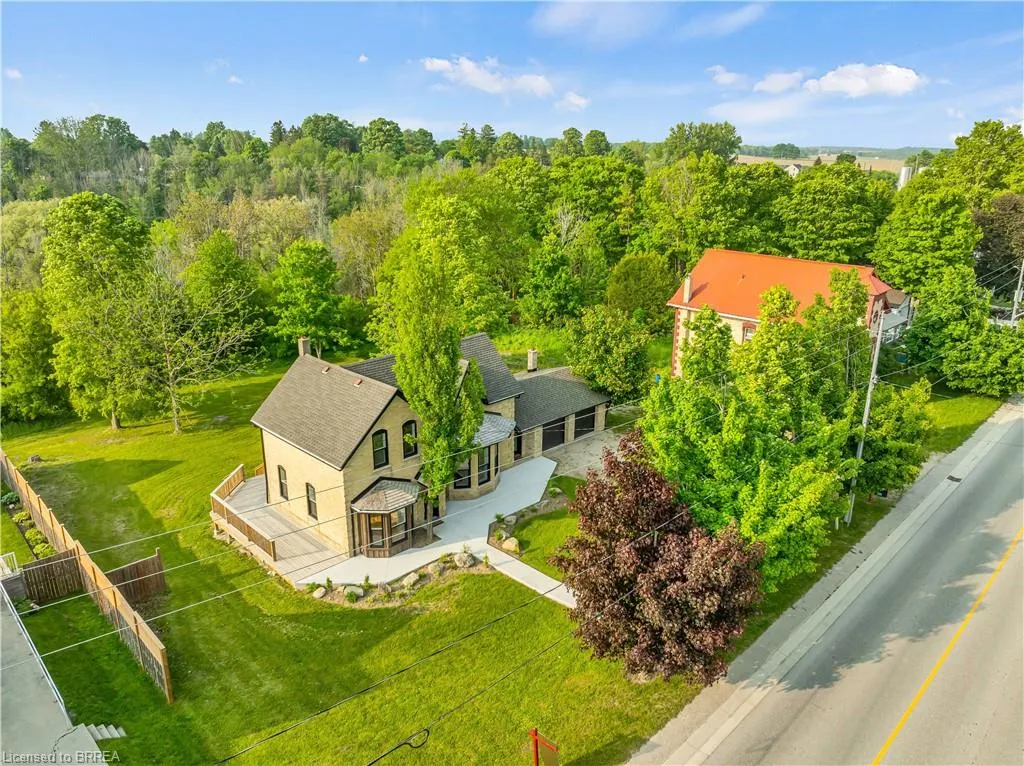 16 Hillcrest Street W