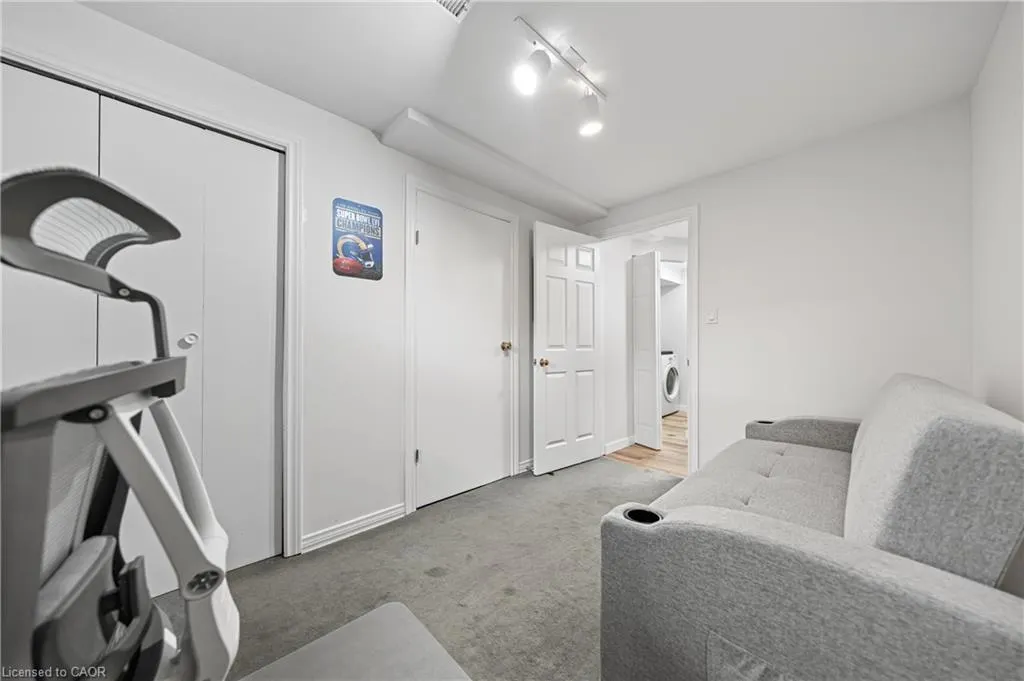 37 Thornhill Drive