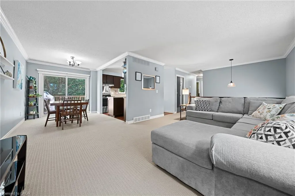 37 Thornhill Drive